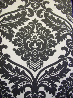 Damask Black On White