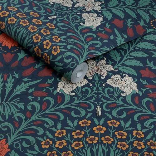 Roll shot of Garden Moonlight wallpaper pattern