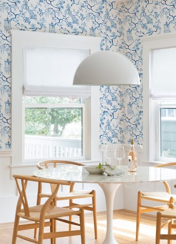 Serena Blue wallpaper in a traditional setting with oriental décor