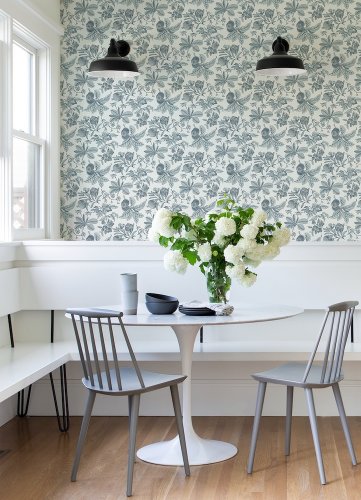Cecilia Grey wallpaper as a feature wall with natural décor